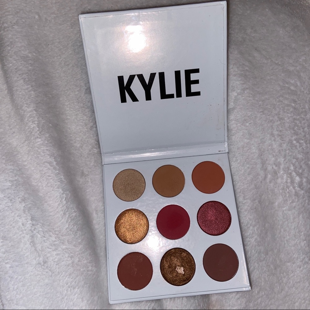 Kylie Cosmetics Burgundy Palette